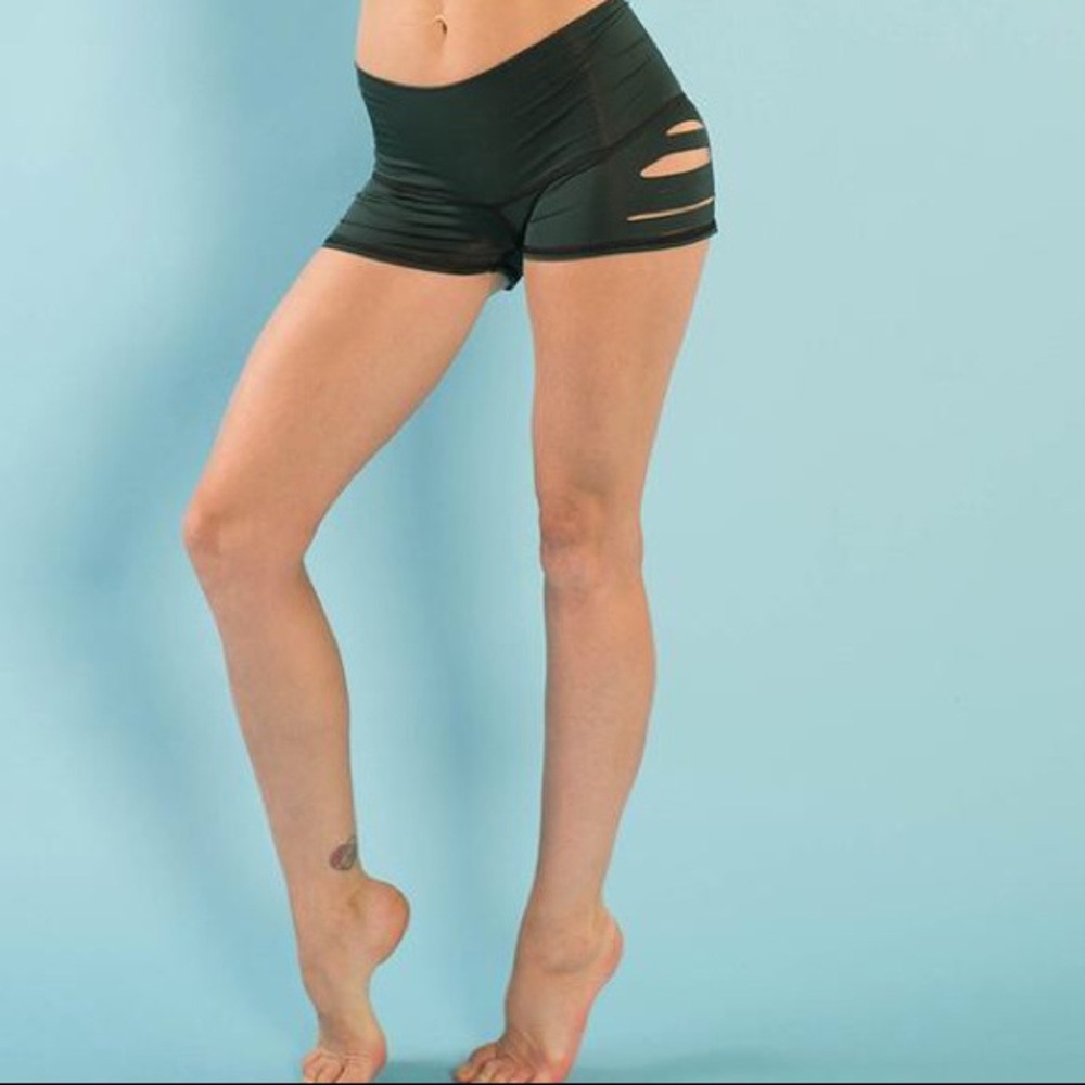 TEEKI Laser Cut Sun Short